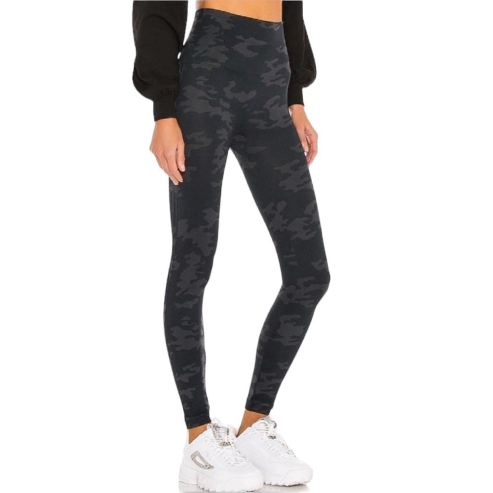 Spanx camo look at me now seamless high rise leggings size medium
